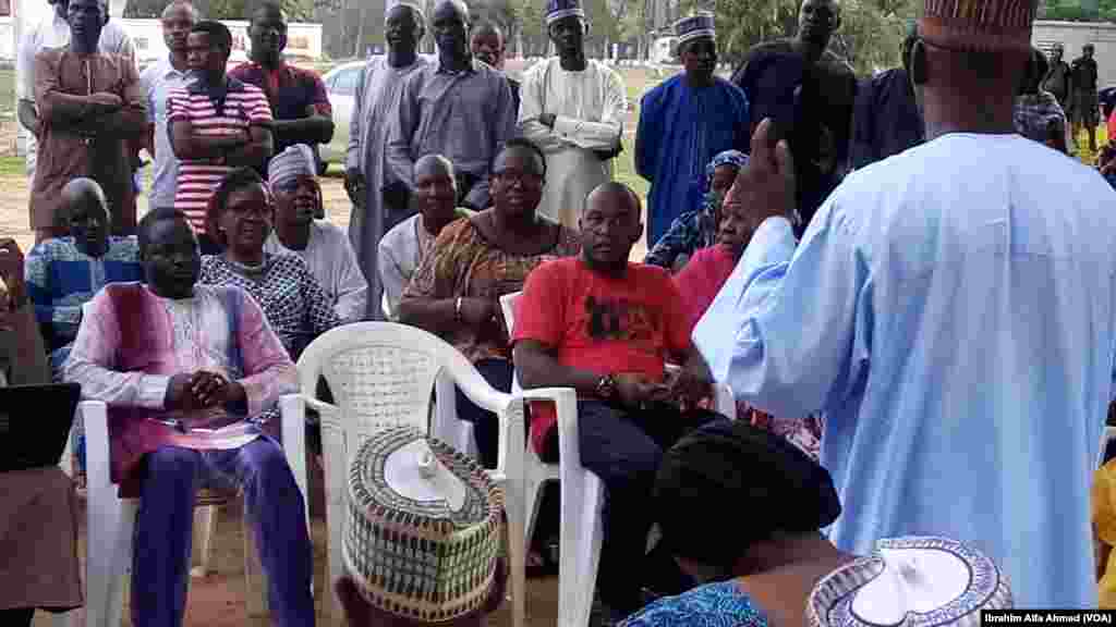'Yan Kungiyar BBOG A Dandalin Unity Fountain Inda akayi bikin Murnar 'Yan Matan Chibok da aka Sako