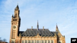 Vista exterior del Palacio de la Paz que alberga el Tribunal Mundial en La Haya, Países Bajos. Febrero 17, 2020.