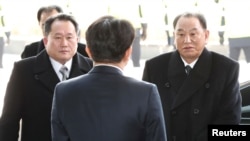 朝鲜劳动党中央委员会副委员长金英哲到达韩国访问(资料照 )