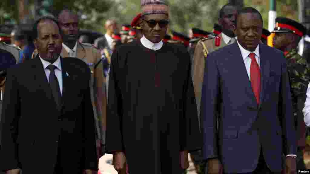 Shugaba Uhuru Kenyatta sun hadu da shugaba Muhammadu Buhari da shugaban kasar Somaliya Hassan Sheik Mahmud, wajen taron jajen kisan sojojin Kenya. 
