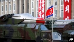 Misil balistik Nodong diarak-arak dalam sebuah parade di Pyongyang, Korea Utara. (Foto: dok.)