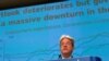 El comisionado europeo para la economía, Paolo Gentiloni, durante una rueda de prensa, ajusta el pronóstico económico para la Unión Europea.