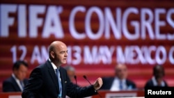 Le président de la FIFA, Gianni Infantino, prononce un discours lors du 66e Congrès de la FIFA à Mexico, au Mexique, le 13 mai 2016. REUTERS / Edgard Garrido