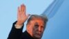El presidente Donald Trump objetó también la inclusión de pagos a núcleos familiares con estatus de inmigración mixtos, como de ciudadanos estadounidenses casados con alguien que no tenga un número de Seguro Social. Fotografía del 23 de diciembre de 2020.