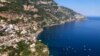 Lemons are the typical fruit of Italy's Amalfi Coast (Sabina Castelfranco/VOA)