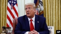 El presidente Donald Trump habla durante una sesión informativa de seguridad en la Casa Blanca. Julio 15, 2020.