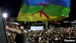 Des manifestants rassemblés à Al-Hoceïma protestent contre l’injustice et la corruption, au Maroc, 18 mai 2017.