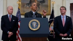 U.S. President Barack Obama (C) discusses administration plans to close the Guantanamo military prison while delivering a statement at the White House in Washington, Feb. 23, 2016. (REUTERS/Carlos Barria)