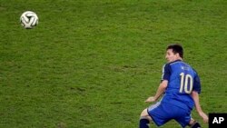  Lionel Messi 