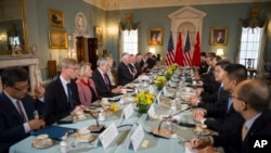  Rex Tillerson rencontre le chef de la diplomatie chinoise Yang Jiechi et le chef d'état-major de l'APL Fang Fenghui, Département d'Etat, Washington, le 21 juin 2017. (AP Photo/Cliff Owen)