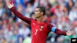 Le Portugais Cristiano Ronaldo lors d'un match de la Coupe des Confédérations, en Russie, le 18 juin 2017.