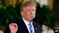 El presidente Donald Trump indicó que espera que muy pronto el secretario del Departamento de Justicia, Jeff Sessions, anuncie las regulaciones.