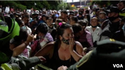 La acumulación de migrantes en la zona de La Parada, Villa del Rosario, llegó a cerca de 500 personas.