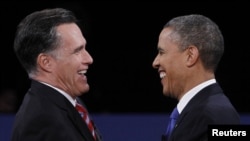 Capres Partai Republik, Mitt Romney (kiri) dan Presiden Barack Obama sama kuat dalam hasil jajak pendapat terakhir 3 hari menjelang pemilu (foto: dok).