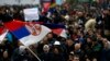 Protest "Svi kao jedan" u sklopu serije protesta "1 od 5 miliona" ispred Skupštine Srbije u Beogradu, 13. aprila 2019. (Aleksandra Nenadović, VOA)