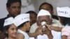 Indian Protest Icon Breaks Hunger Strike After Anti-Graft Compromise