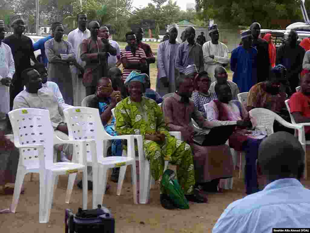 'Yan Kungiyar BBOG A Dandalin Unity Fountain Inda akayi bikin Murnar 'Yan Matan Chibok da aka Sako