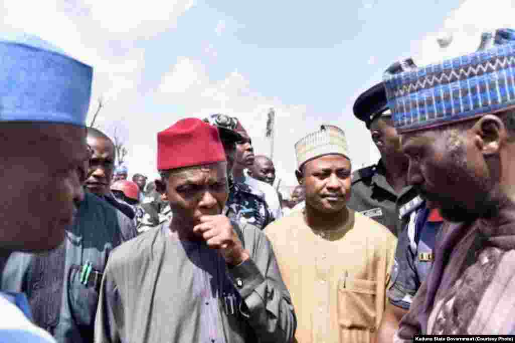 El-Rufai a Birnin Gwari inda ya tabbatar da cewa za su iya kokarinsu domin yin galaba kan 'yan bindiga.