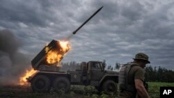 Украинская артиллерия ведет огонь. Харьковская область (архивное фото)