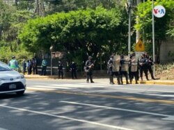 Cuerpos de seguridad se encuentran fuera de la vivienda de Crisitiana Chamorro.