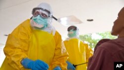 Los Centros para el Control y Prevención de Enfermedades (CDC) enviarán especialistas para implementar cambios que protejan a los trabajadores de salud en el Hospital Presbiteriano de Salud de Texas en Dallas.