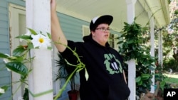 L'étudiant transgenre Gavin Grimm chez lui lors d'une interview à Gloucester, en Virginie, le 25 août 2015.