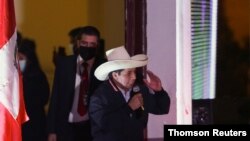 El candidato peruano a la presidencia, Pedro Castillo, habla a sus seguidores en Lima el ocho de junio del 2021. 