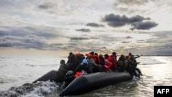 Les premiers vols ont été annoncés pour le mois de juillet et de premiers migrants ont été arrêtés début mai.