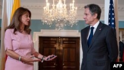 El secretario de Estado Antony Blinken, a la derecha, se reúne con la vicepresidenta y ministra de Relaciones Exteriores de Colombia, Marta Lucía Ramírez, en el Departamento de Estado en Washington, el 28 de mayo de 2021.