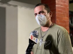 Luis Sieiro Alfaro explicó a la VOA cómo tuvo que sepultar a su padre sin velatorio y transmitir la ceremonia por Facebook Live.