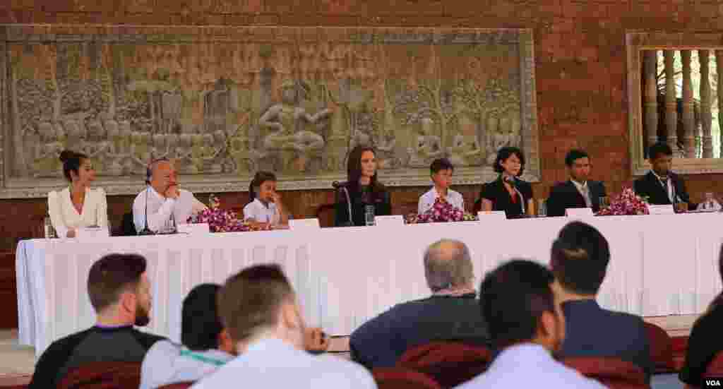 Actress and filmmaker Angelina Jolie sits in panel's press conference, which announces the premiere of the upcoming Netflix film in Siem Reap province, Cambodia on February 18, 2017. The film “First They Killed My Father,” based on Luong Ung's account of surviving the Khmer Rouge regime as a child, premiered Saturday night at an outdoor screening in Angkor Archeological Park. (Neou Vannarin/VOA Khmer) 