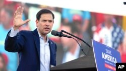 ARCHIVO - El senador Marco Rubio, republicano por Florida, habla en un mitin de campaña, el 6 de noviembre de 2022, en Miami.
