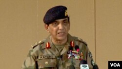 Panglima militer Pakistan, Jenderal Ashfaq Parvez Kayani (foto: dok). Militer Pakistan secara resmi menolak temuan bahwa pasukan Pakistan ikut salah atas terjadinya serangan maut di perbatasan bulan lalu.