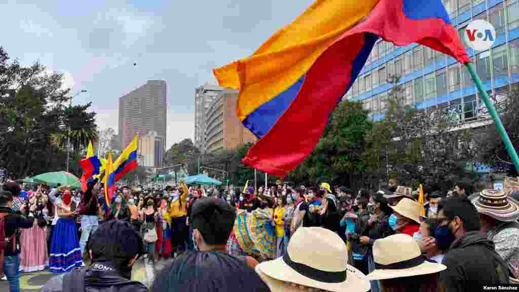 En la tarde del sábado, músicos y bailarines se dieron cita en el Parque Nacional para unirse al paro que atraviesa Colombia.