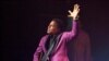 ARCHIVO: Tito Jackson, integrante del grupo musical The Jacksons 5, actúa durante la gira Unity del grupo en el Teatro Apollo de Nueva York el 28 de junio de 2012. REUTERS/Andrew Burton/Foto de archivo.