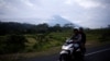 Warga Desa Bali yang Telah Mengungsi, Menyerah Pada Keadaan Sulit