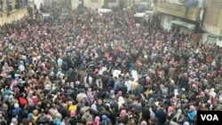 Activistas en Siria dicen que más de 60 personas han fallecido este miércoles.