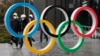 Logo "Cincin olimpiade" di dekat stadion nasional di Tokyo, Jepanf, 4 Maret 2020. (Foto: dok). 