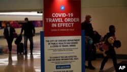 La orden de los CDC requiere que todos los pasajeros usen tapabocas en aviones, barcos, trenes, metros, autobuses, taxis y viajes compartidos.