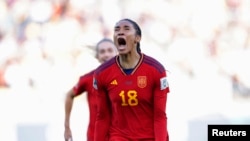 La española Salma Paralluelo, de 18 años, celebra después de anotar el gol que dio la victoria a su equipo ante Países Bajos en el Mundial Femenino de fútbol en Wellington, Nueva Zelanda, el 11 de agosto de 2023.