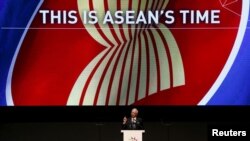 东盟轮值主席国马来西亚的总理在东盟峰会上致开幕词