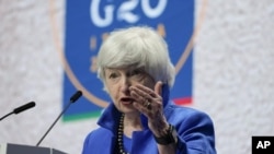 La secretaria del Tesoro de los Estados Unidos, Janet Yellen, habla durante una conferencia de prensa en una reunión de ministros de Economía, Finanzas y gobernadores de bancos centrales del G20 en Venecia, Italia, el 11 de julio de 2021.