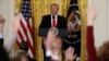 Trump Zai Sake Fito Da Dokar Hana 'Yan Wasu Kasashe Shiga Amurka 