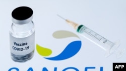 ARHIVA - Francuska farmaceutska kompanija Sanofi saopštila je da je prema testovima njena vakcina efikasna u sprečavanju 100% težih slučajeva kovida.