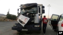 Attaque contre un convoi d'aide humanitaire du Croissant-Rouge arabe le 17 juin 2017, dans la banlieue de Damas, en Syrie.