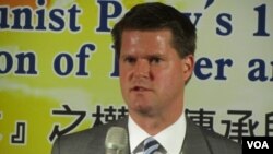 曾經擔任美國國務院亞太副助理國務卿施瑞福。