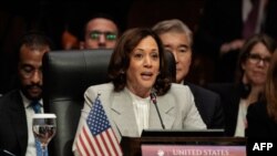 La vicepresidenta de EEUU, Kamala Harris, hablaen la cumbre de la ASEAN en Yakarta, Indonesia, el 6 de septiembre de 2023.