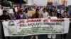 Perwakilan dari berbagai agama dan organisasi sosial ikut mendukung aksi protes petani yang sedang berlangsung, di Kolkata, India, Senin, 14 Desember 2020. (Foto AP / Bikas Das)
