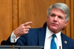 ARCHIVO - El representante Michael McCaul, republicano por Texas, habla durante una audiencia de la Comisión de Asuntos Exteriores de la Cámara de Representantes en el Capitolio, el 16 de septiembre de 2020.