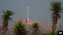 Космический корабль Starship компании SpaceX отправляется в испытательный полет с базы Starbase в Бока-Чика, штат Техас, 6 марта 2025 года